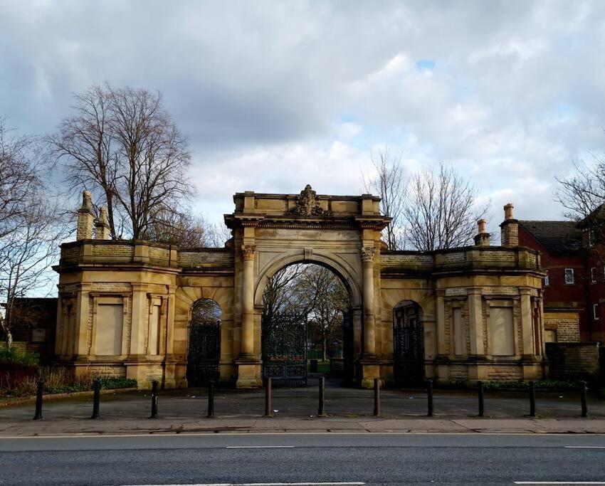 Villa Gorgeous Edwardian Terrace In Old Trafford Manchester Esterno foto